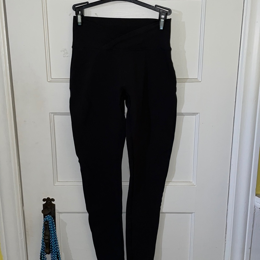 Alphalete laser cut surface path leggings